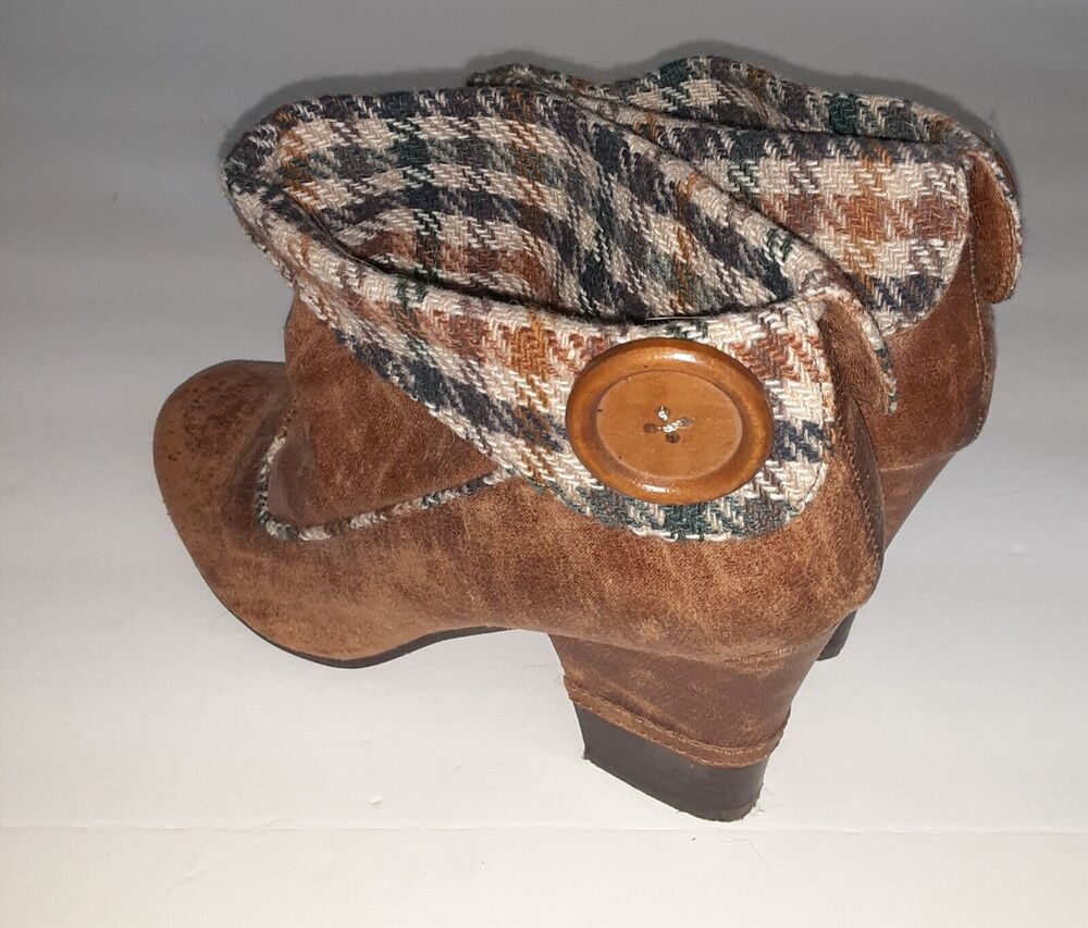 Not Rated Suede & Tweed Fold Ankle Boot sz 8.5M Chunk Heel